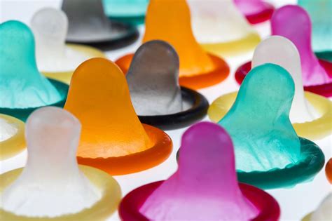 Blowjob ohne Kondom gegen Aufpreis Begleiten Teufen